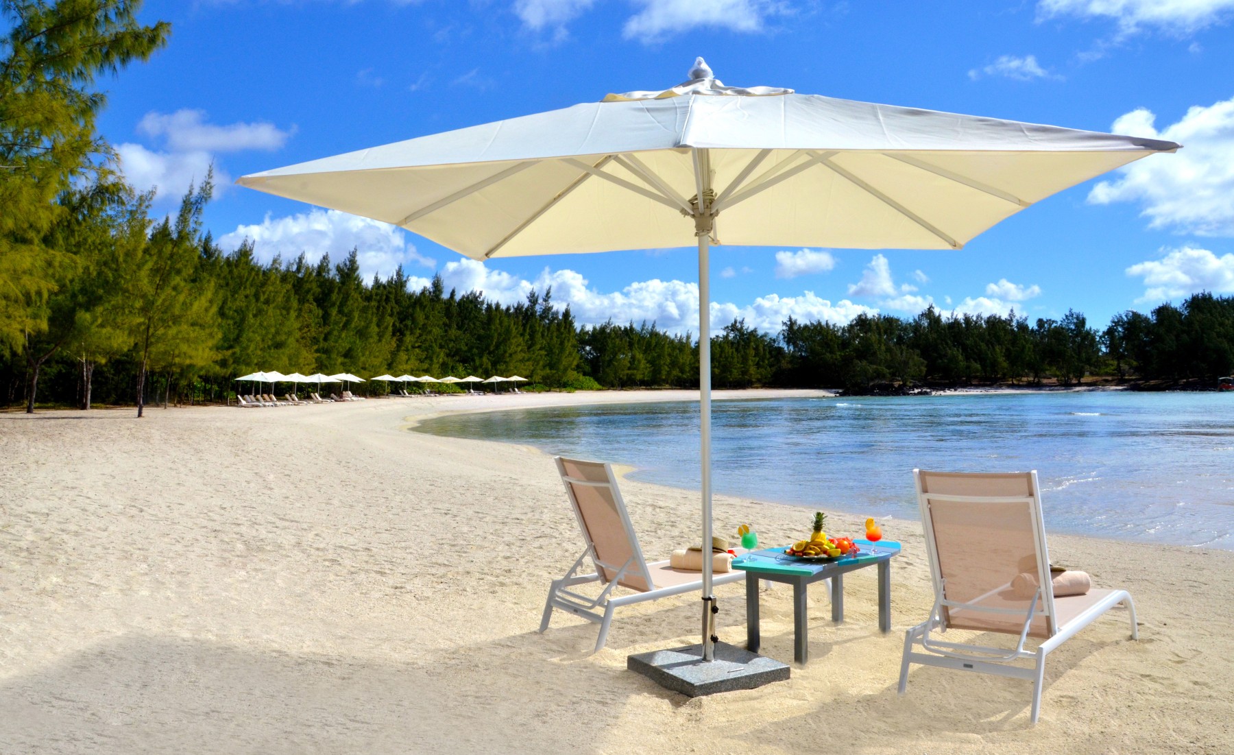 The Bay Club at Anahita